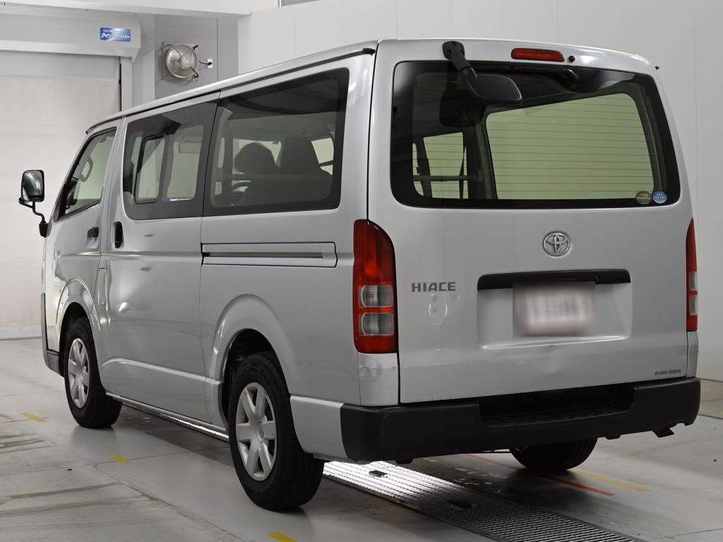 TOYOTA REGIUS ACE