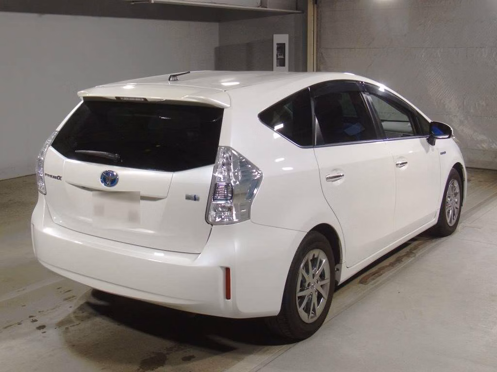 TOYOTA PRIUS ALPHA