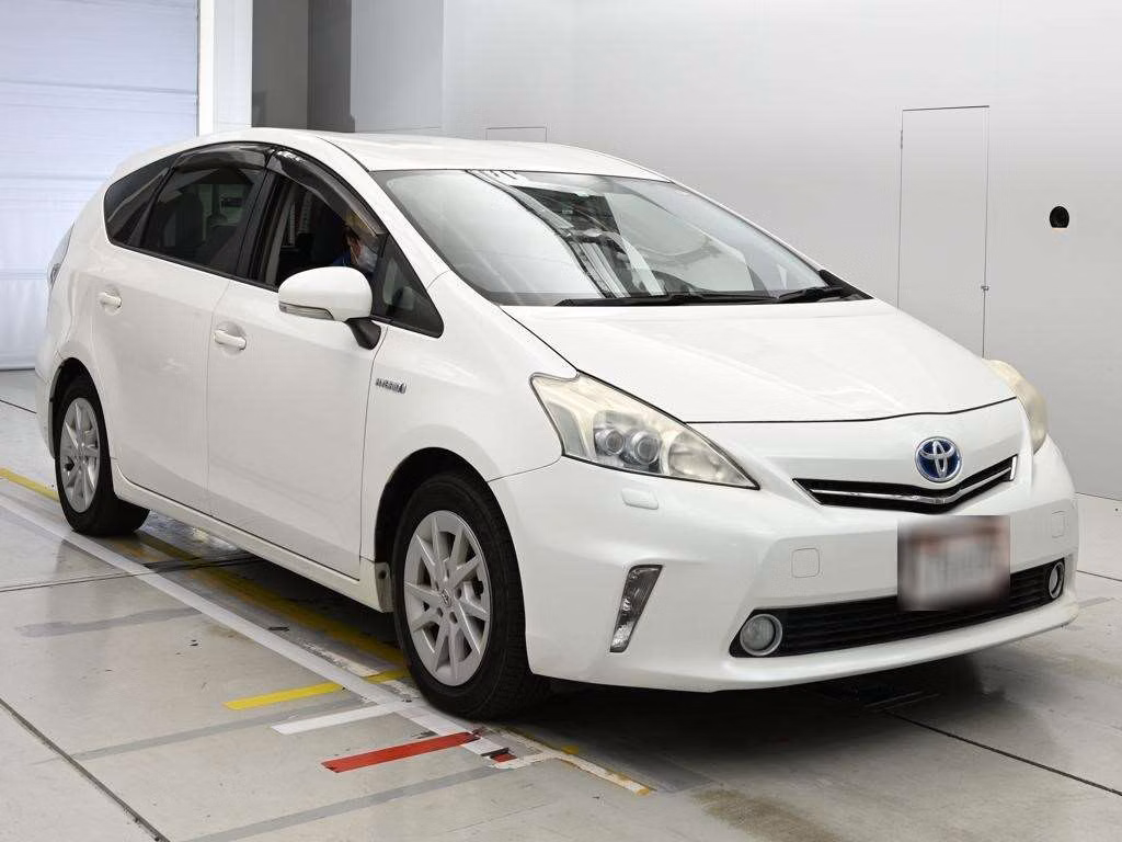 TOYOTA PRIUS ALPHA