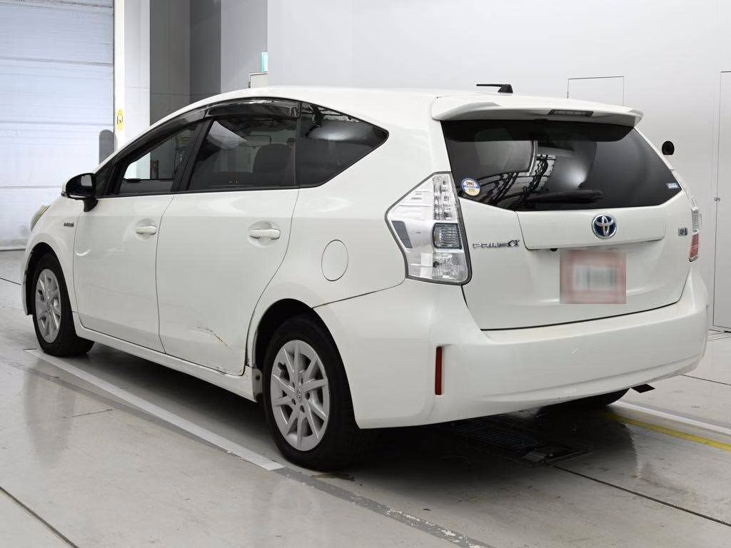 TOYOTA PRIUS ALPHA