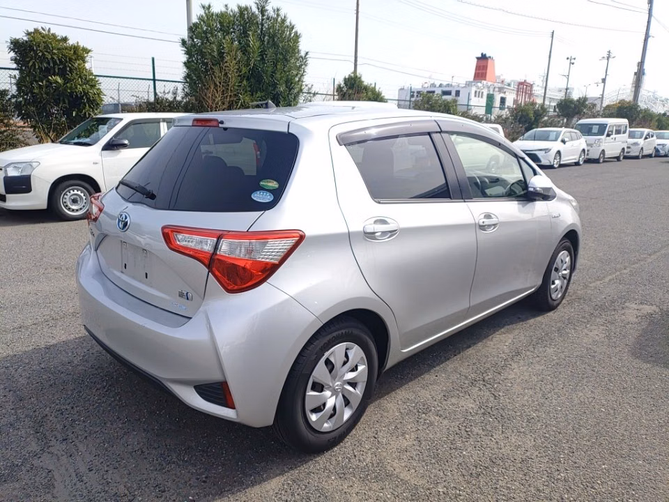 TOYOTA VITZ