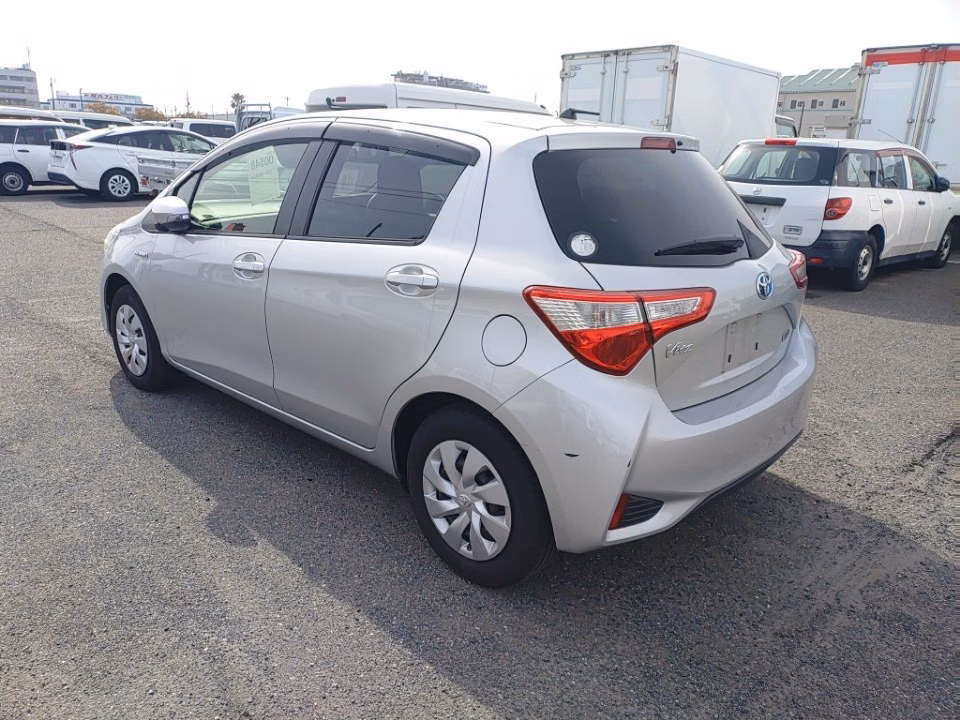 TOYOTA VITZ