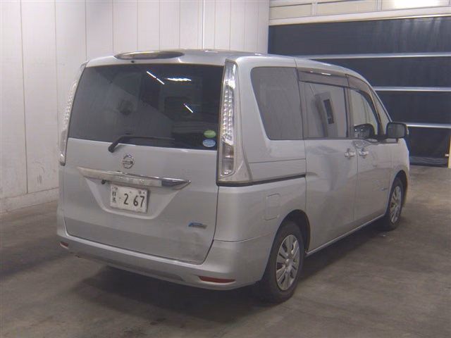 NISSAN SERENA