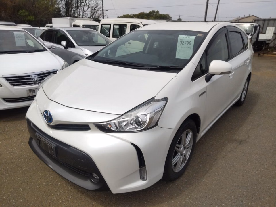 TOYOTA PRIUS ALPHA