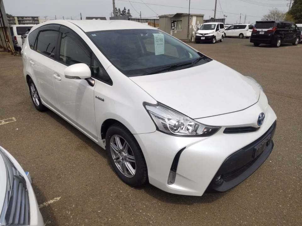 TOYOTA PRIUS ALPHA