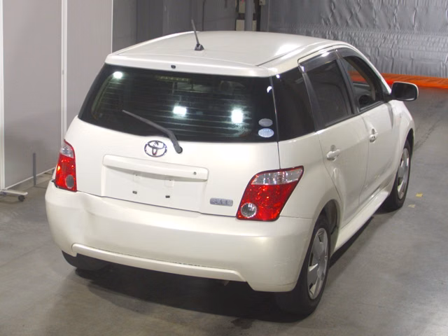 TOYOTA IST