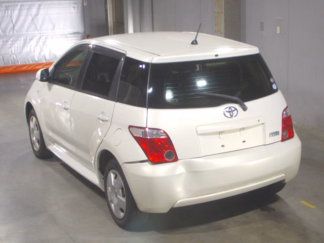 TOYOTA IST
