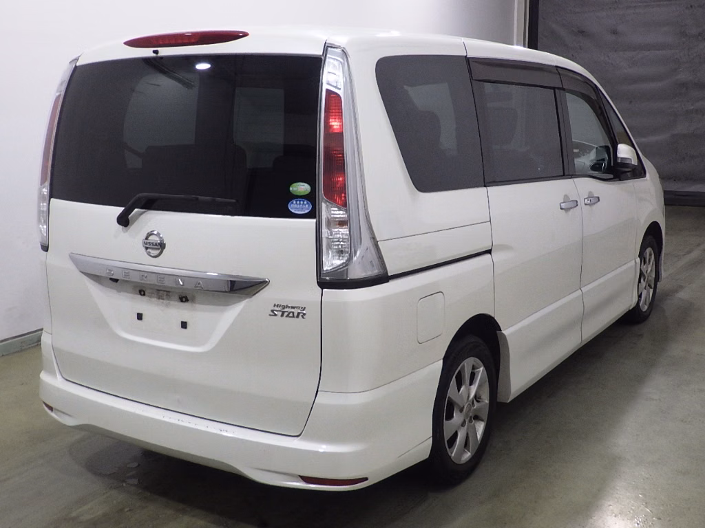 NISSAN SERENA