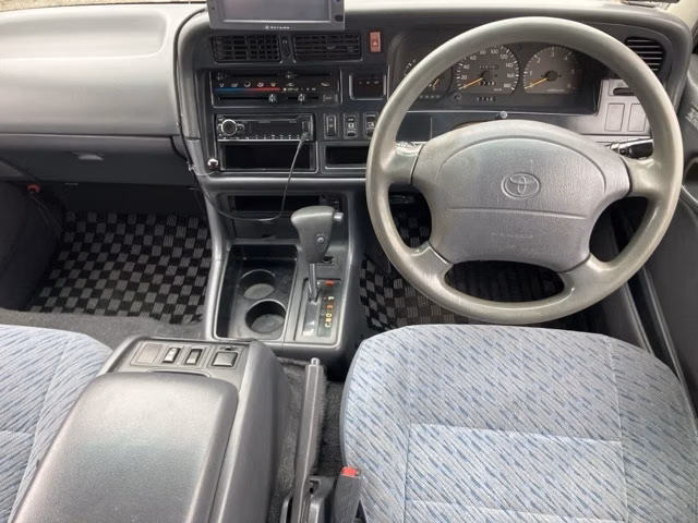 TOYOTA HIACE