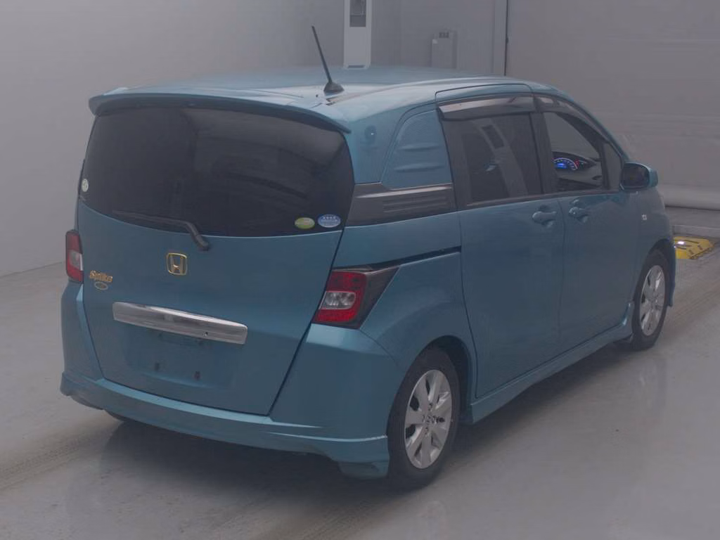 HONDA FREED SPIKE