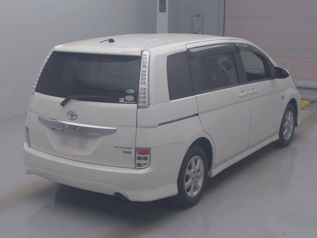 TOYOTA ISIS