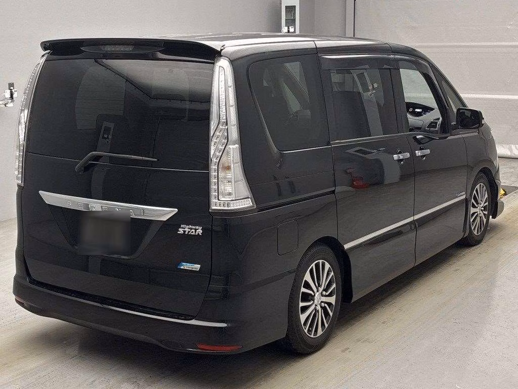 NISSAN SERENA