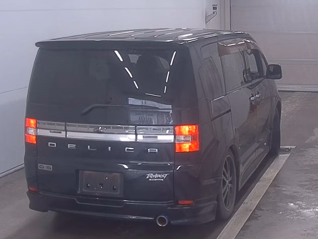 MITSUBISHI DELICA D:5