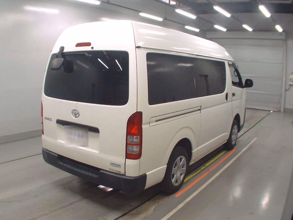 TOYOTA REGIUS ACE