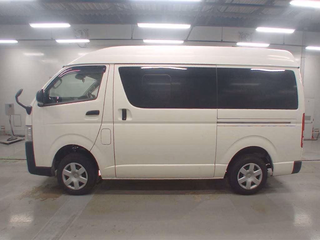 TOYOTA REGIUS ACE