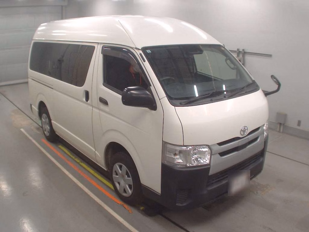 TOYOTA REGIUS ACE