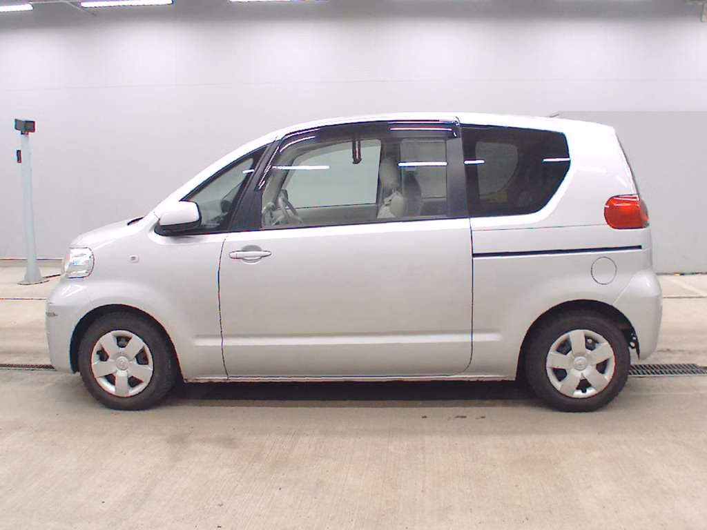 TOYOTA PORTE