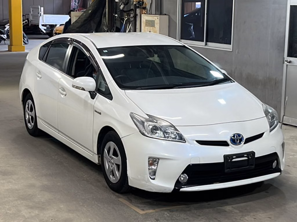 TOYOTA PRIUS