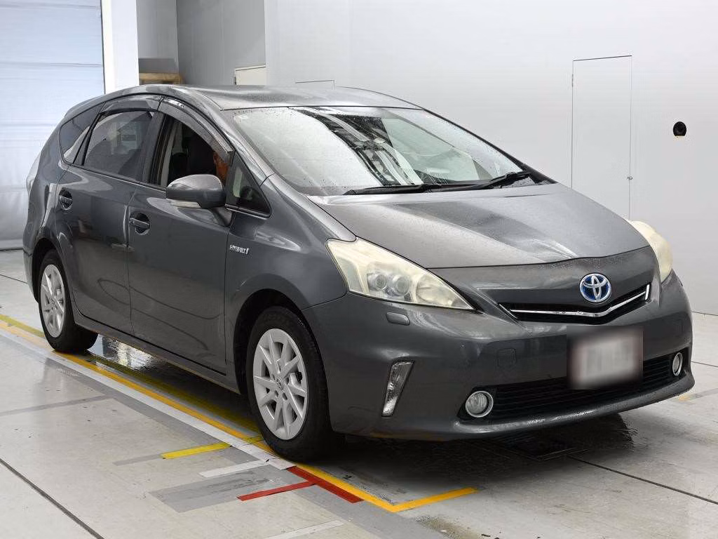 TOYOTA PRIUS ALPHA