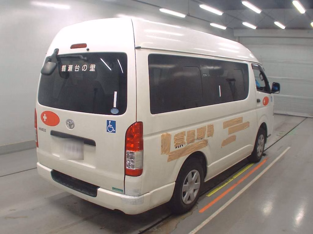 TOYOTA REGIUS ACE