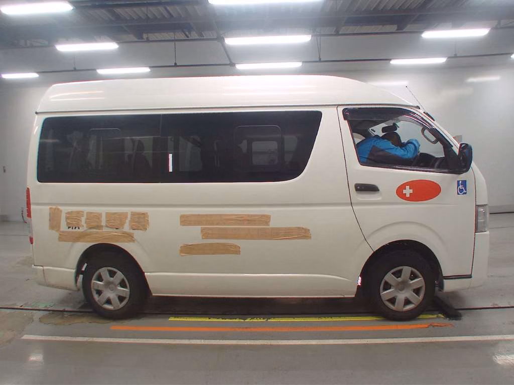 TOYOTA REGIUS ACE