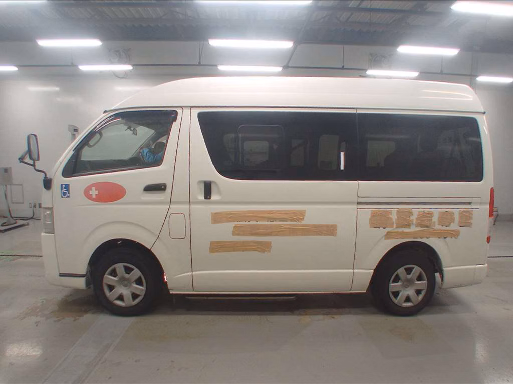 TOYOTA REGIUS ACE