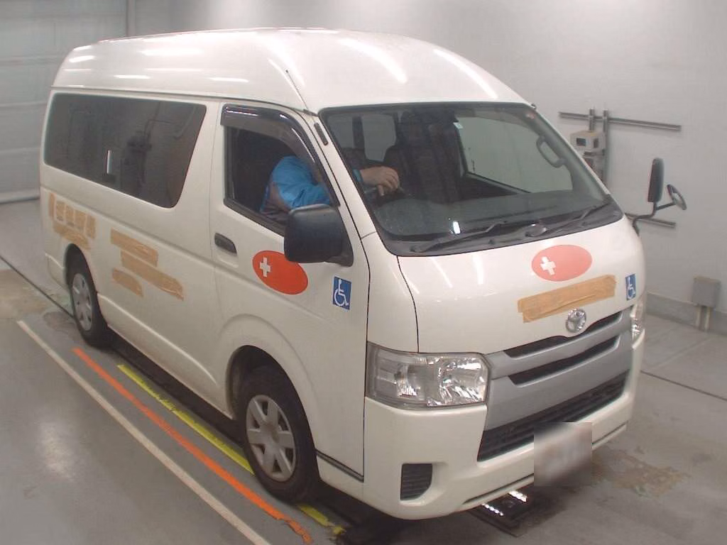 TOYOTA REGIUS ACE