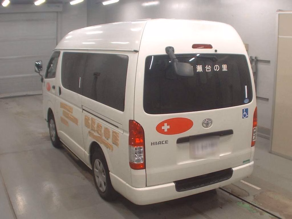 TOYOTA REGIUS ACE