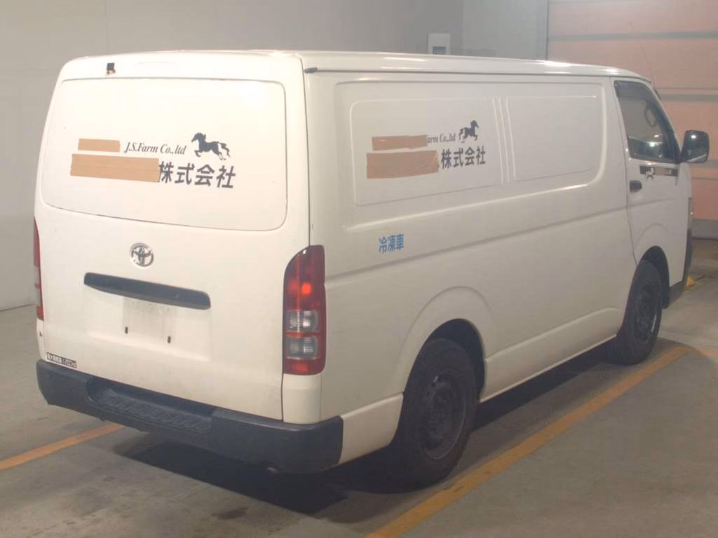TOYOTA REGIUS ACE