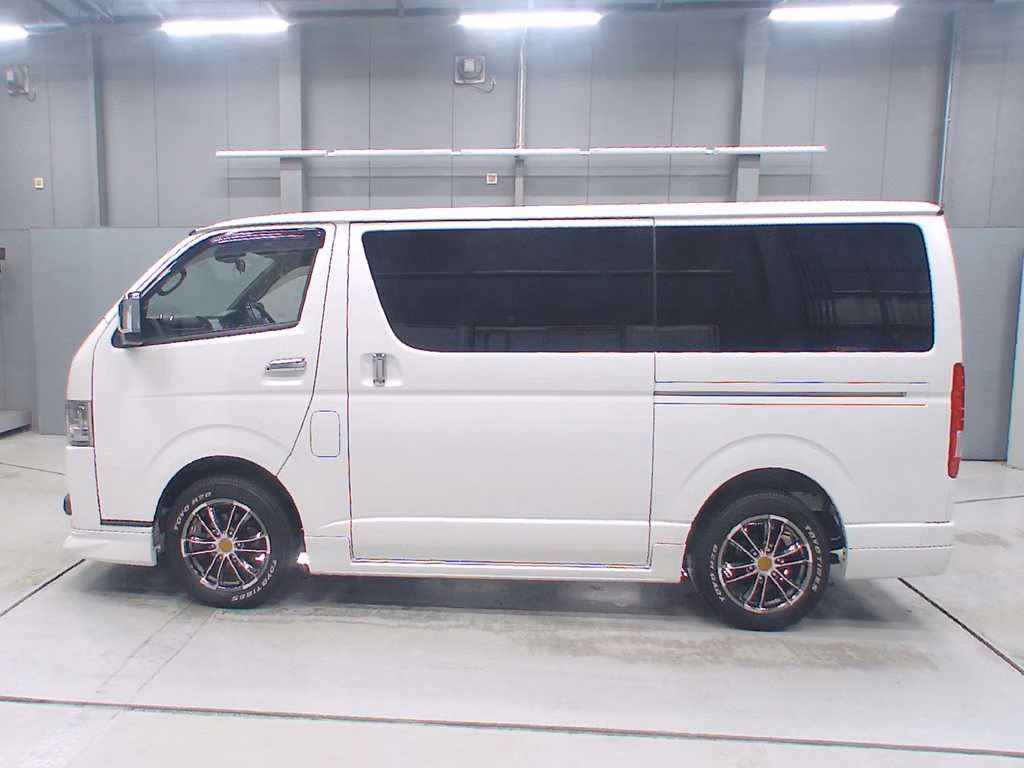TOYOTA REGIUS ACE