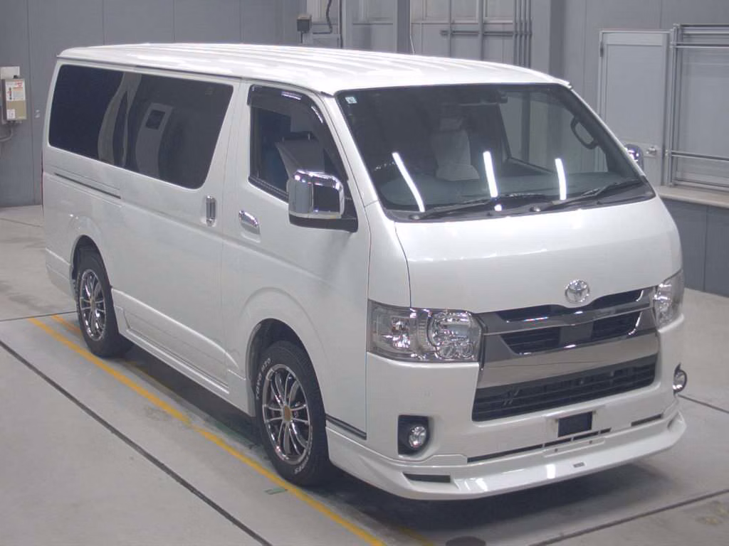 TOYOTA REGIUS ACE