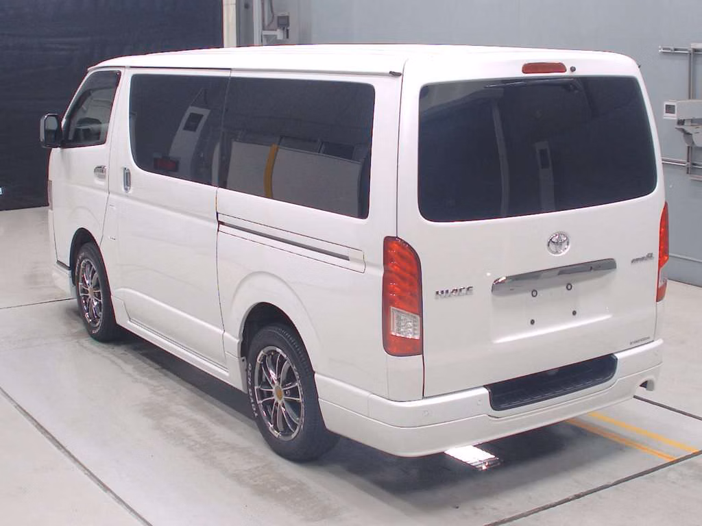 TOYOTA REGIUS ACE