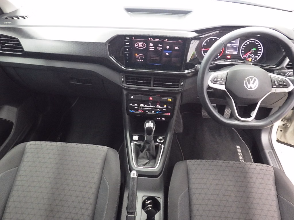 VOLKSWAGEN T-CROSS