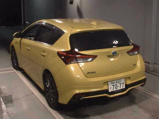 TOYOTA AURIS