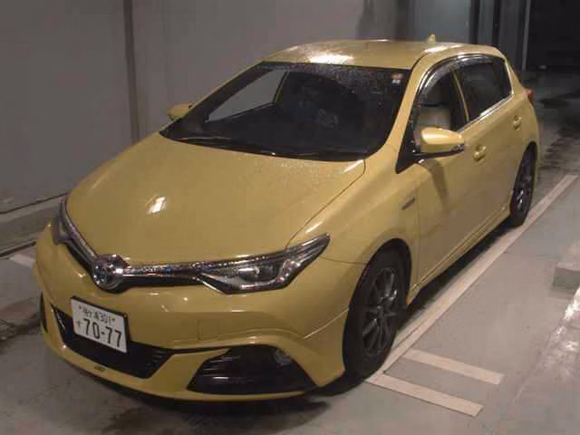 TOYOTA AURIS