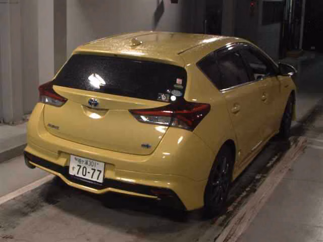 TOYOTA AURIS