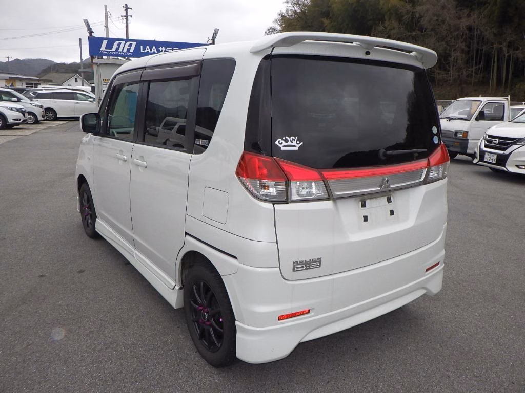 MITSUBISHI DELICA D:2