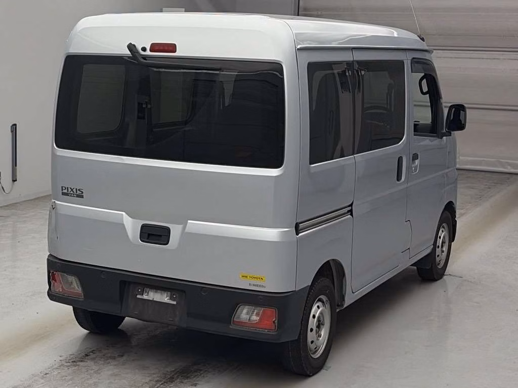TOYOTA PIXIS VAN