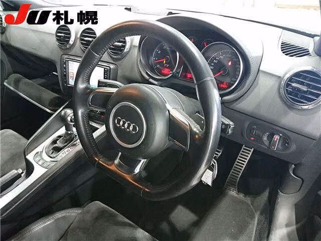 AUDI TT