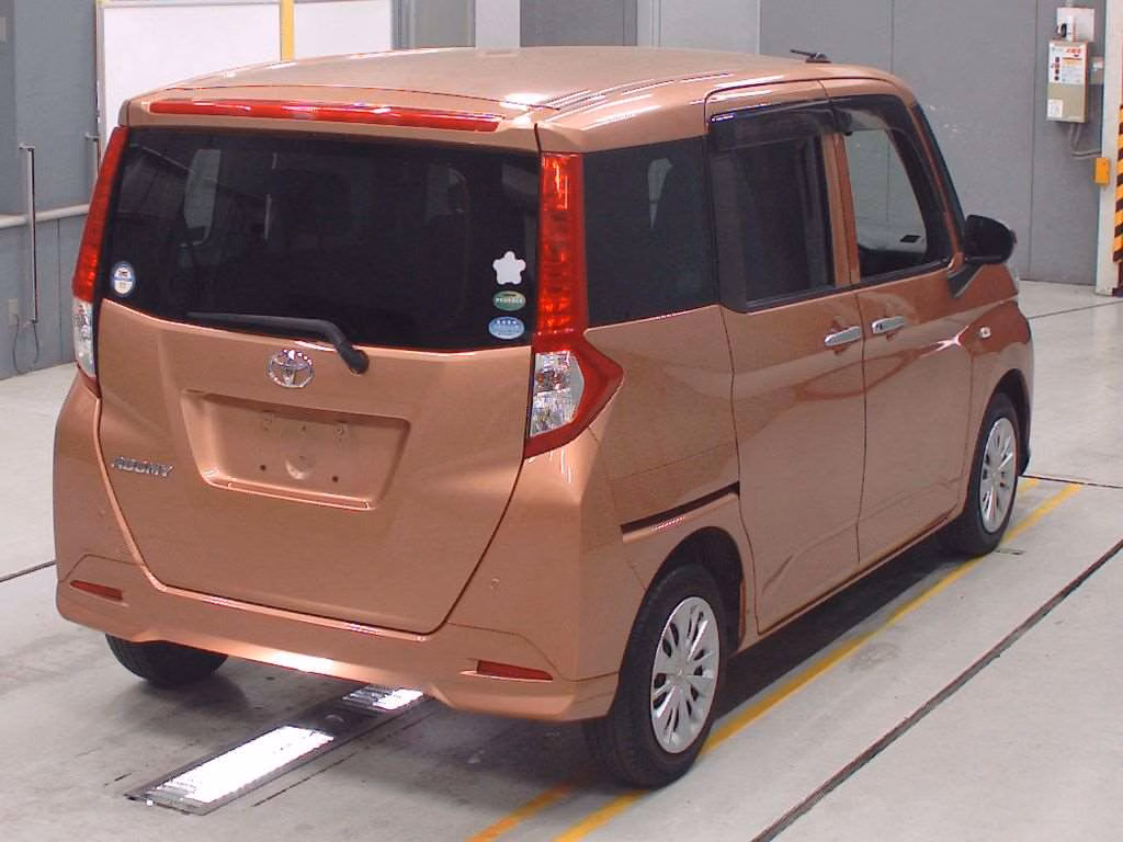 TOYOTA ROOMY