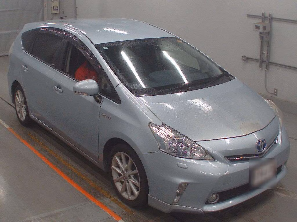 TOYOTA PRIUS ALPHA