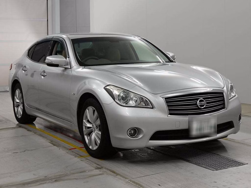 NISSAN FUGA