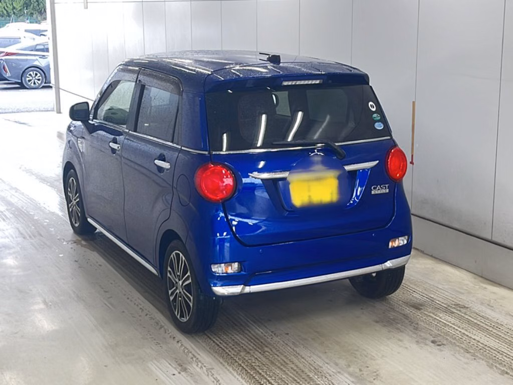DAIHATSU CAST
