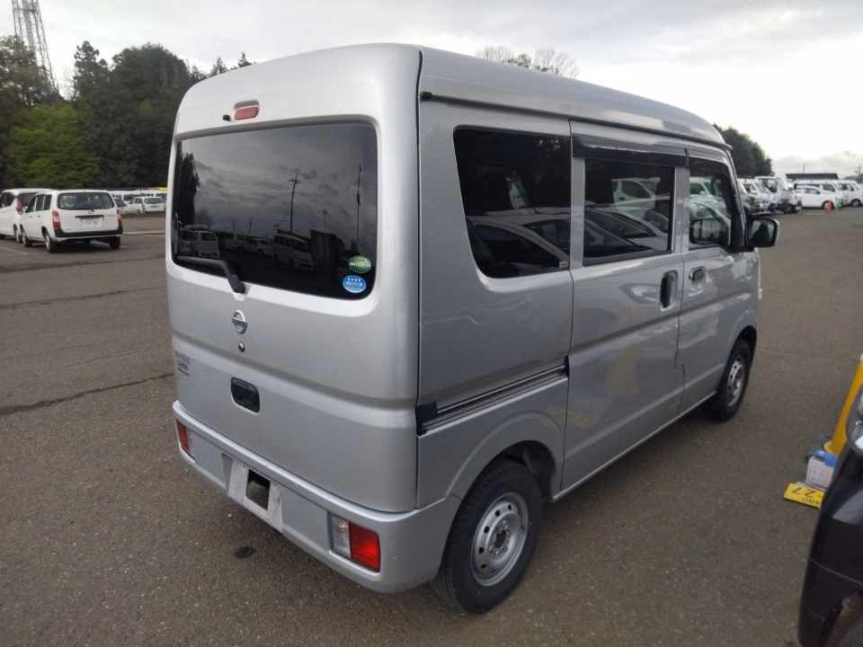 NISSAN NV100 CLIPPER