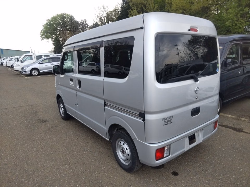 NISSAN NV100 CLIPPER