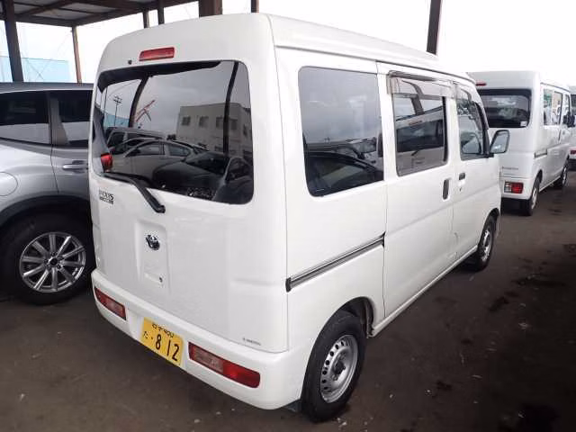 TOYOTA PIXIS VAN