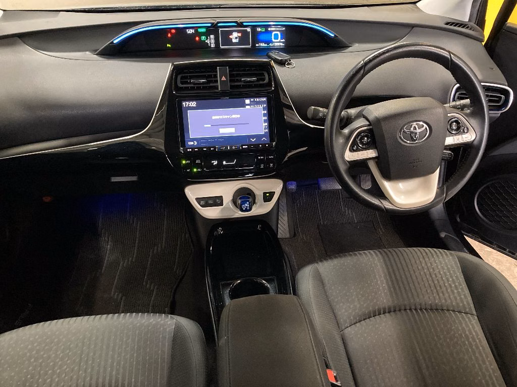 TOYOTA PRIUS