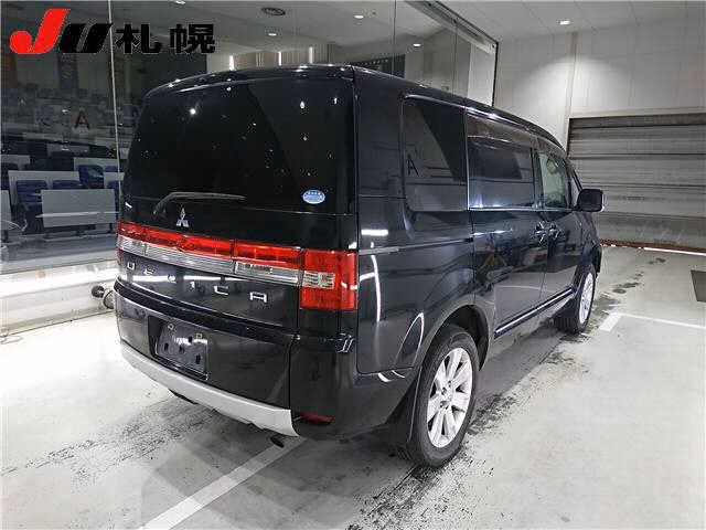 MITSUBISHI DELICA D:5