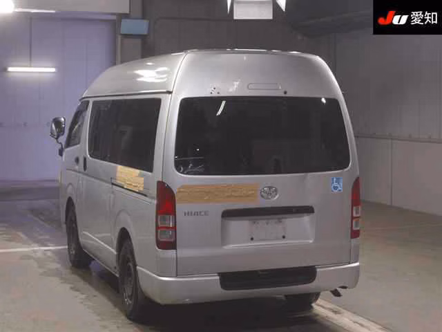 TOYOTA REGIUS ACE