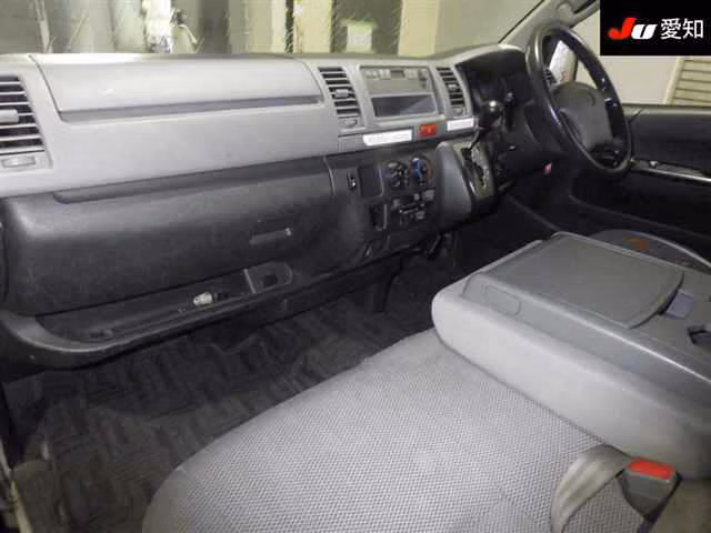 TOYOTA REGIUS ACE
